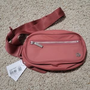 NWT Lululemon Wanderlust Belt Bag in Briar Rose